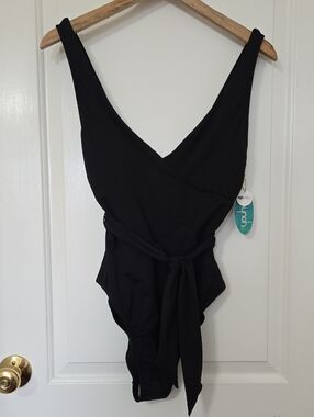Med Black One-Piece Swimsuit with Waist Tie